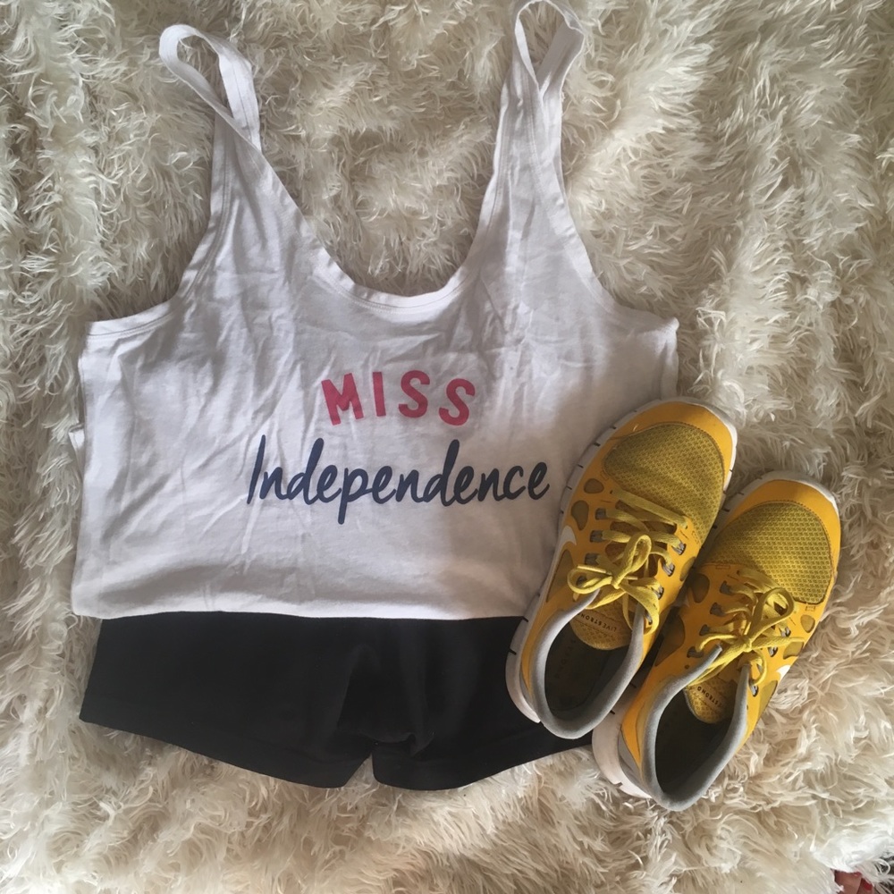 VS Medium Workout Tank! Miss Independence!